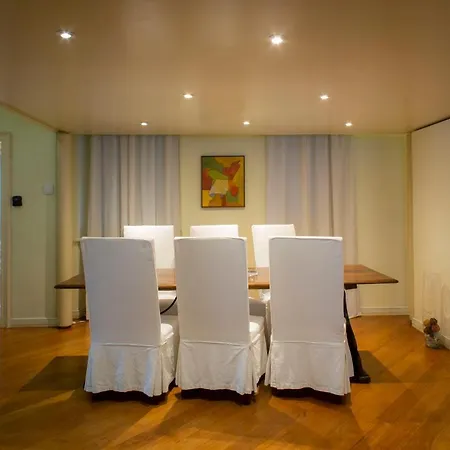 N 10, Luxury Turijn