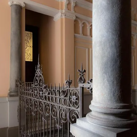 N 10, Luxury * Torino