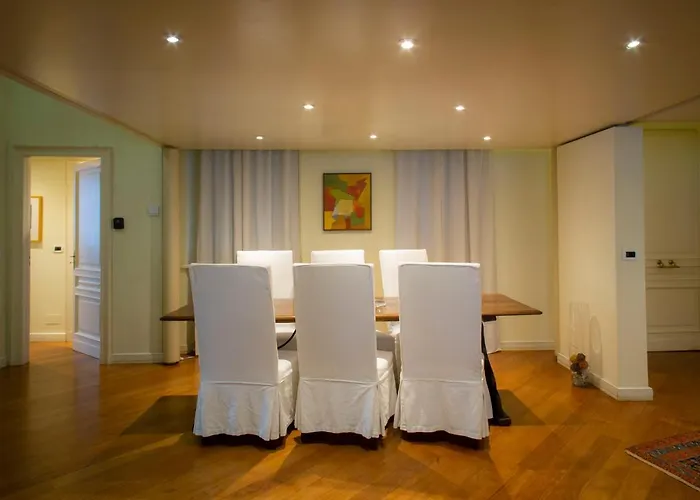 N 10, Luxury Torino