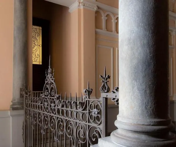 N 10, Luxury * Torino